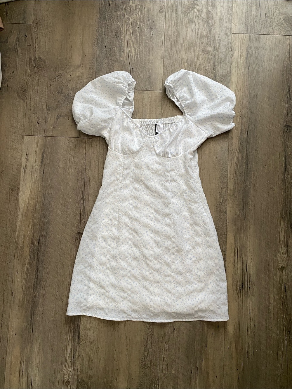 H&M White Eyelet Puff Sleeve Asymmetrical Dress